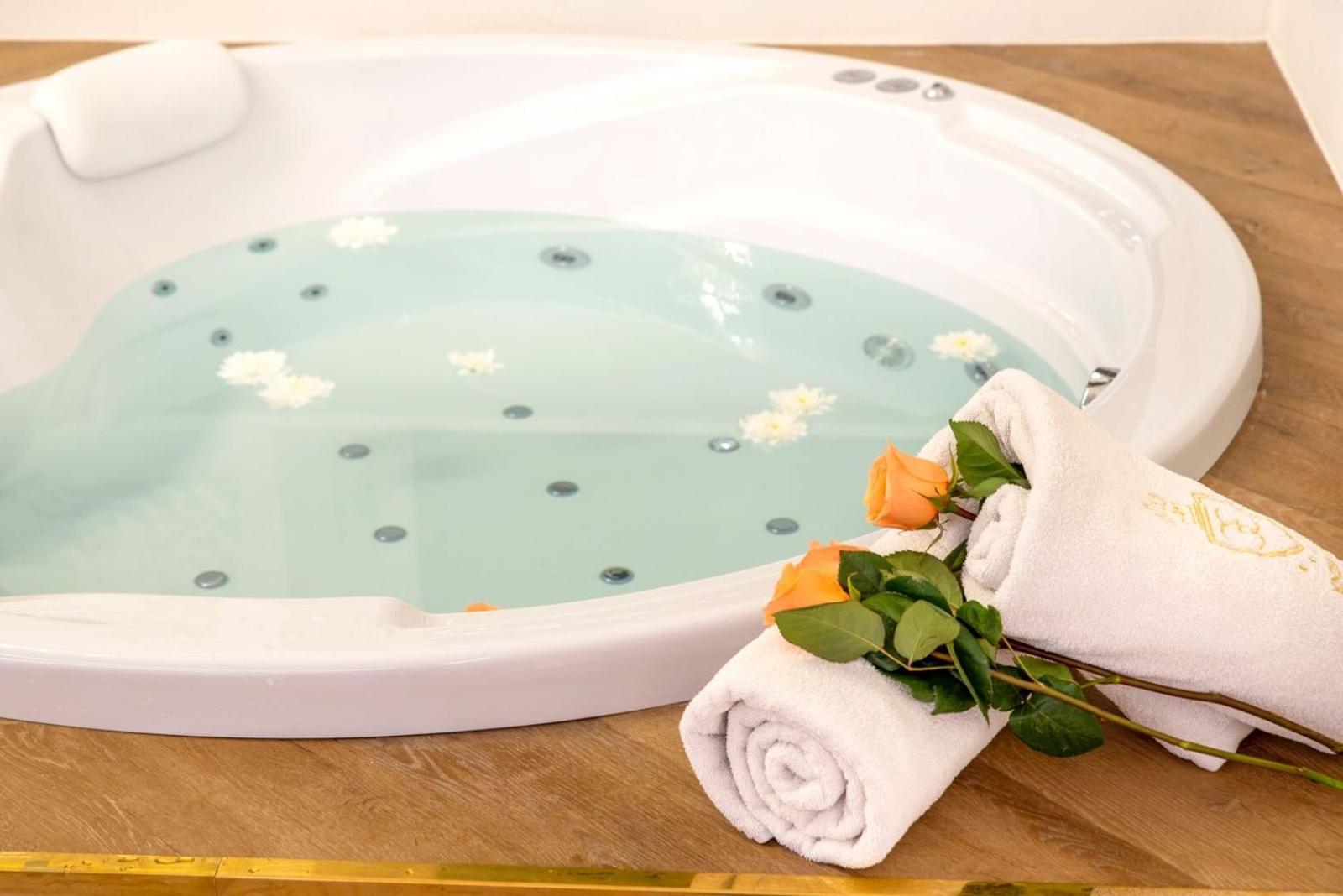 Jacuzzi Royal Suite Βουδαπέστη Εξωτερικό φωτογραφία